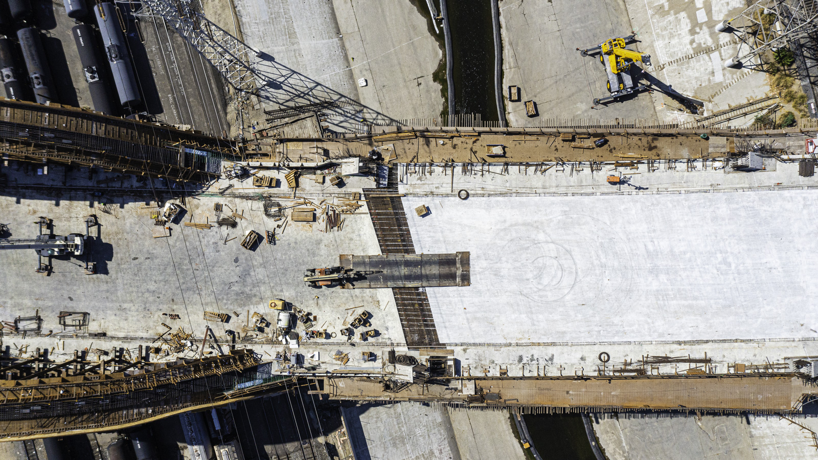 [Image: viaductRiver.jpg]